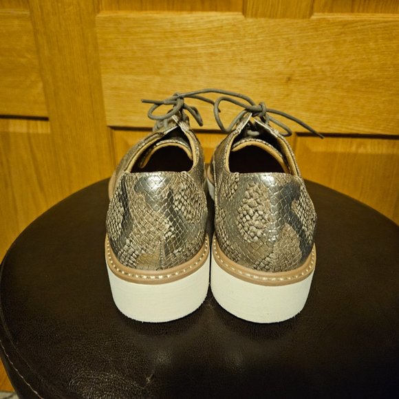 Naturalizer Oxfords Emme Silver Snake - - Size 10 - Picture 3 of 5